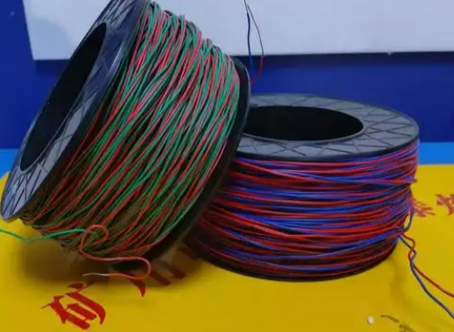 点军放炮线的主要材质有哪些？不同材质的适用场景有何区别？